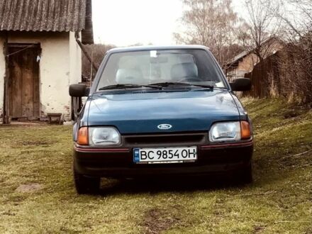 Синій Форд Ескорт, об'ємом двигуна 1.3 л та пробігом 3 тис. км за 700 $, фото 1 на Automoto.ua