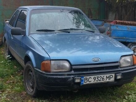 Форд Ескорт 1988 у Чернігові на Automoto.ua Синій Форд Ескорт, об'ємом двигуна 1.3 л та пробігом 250 тис. км за 654 $, фото 1 на Automoto.ua