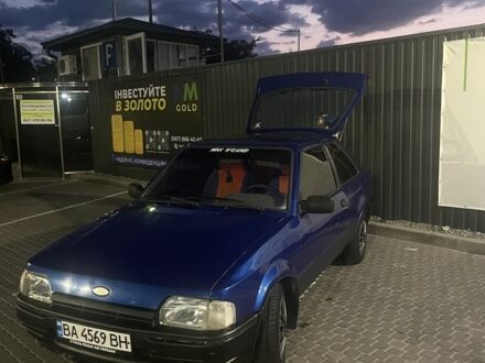 Синий Форд Эскорт, объемом двигателя 1.6 л и пробегом 49 тыс. км за 1300 $, фото 1 на Automoto.ua