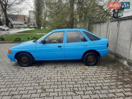 Форд Ескорт 1991 у Хмельницькому на Automoto.ua Синій Форд Ескорт, об'ємом двигуна 1.6 л та пробігом 200 тис. км за 900 $, фото 1 на Automoto.ua
