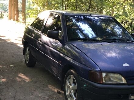 Форд Эскорт 1991 в Виннице на Automoto.ua Синий Форд Эскорт, объемом двигателя 1.3 л и пробегом 400 тыс. км за 1000 $, фото 1 на Automoto.ua
