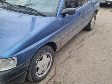 Синий Форд Эскорт, объемом двигателя 1 л и пробегом 200 тыс. км за 900 $, фото 1 на Automoto.ua