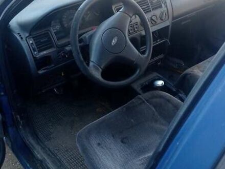 Форд Эскорт 1992 в Ужгороде на Automoto.ua Синий Форд Эскорт, объемом двигателя 1.8 л и пробегом 200 тыс. км за 525 $, фото 1 на Automoto.ua
