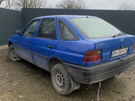 Синий Форд Эскорт, объемом двигателя 1.8 л и пробегом 370 тыс. км за 1000 $, фото 1 на Automoto.ua