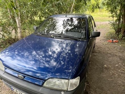 Синій Форд Ескорт, об'ємом двигуна 1.3 л та пробігом 99 тис. км за 751 $, фото 1 на Automoto.ua