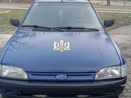 Синий Форд Эскорт, объемом двигателя 1.3 л и пробегом 300 тыс. км за 1300 $, фото 1 на Automoto.ua
