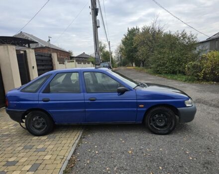 Синій Форд Ескорт, об'ємом двигуна 1.4 л та пробігом 200 тис. км за 850 $, фото 1 на Automoto.ua