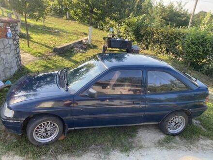 Синий Форд Эскорт, объемом двигателя 1.4 л и пробегом 250 тыс. км за 1300 $, фото 1 на Automoto.ua