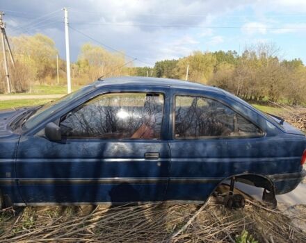Синий Форд Эскорт, объемом двигателя 1.4 л и пробегом 260 тыс. км за 600 $, фото 1 на Automoto.ua