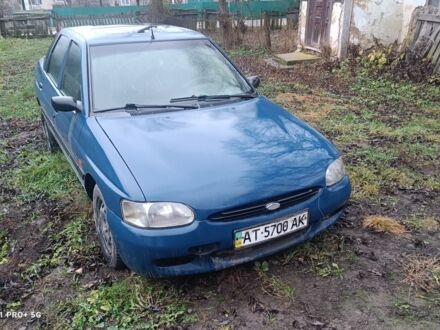 Синий Форд Эскорт, объемом двигателя 1.4 л и пробегом 150 тыс. км за 355 $, фото 1 на Automoto.ua