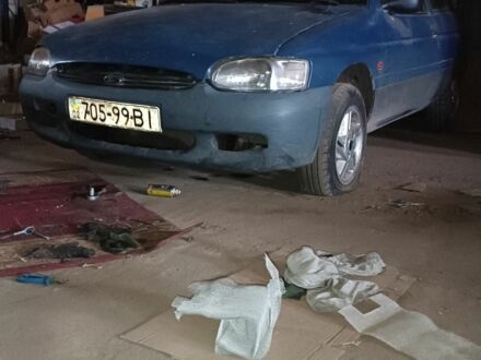 Синій Форд Ескорт, об'ємом двигуна 2 л та пробігом 150 тис. км за 520 $, фото 1 на Automoto.ua