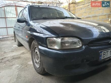 Синій Форд Ескорт, об'ємом двигуна 1.4 л та пробігом 200 тис. км за 2000 $, фото 1 на Automoto.ua