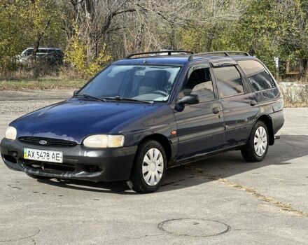 Синий Форд Эскорт, объемом двигателя 1.4 л и пробегом 200 тыс. км за 600 $, фото 1 на Automoto.ua
