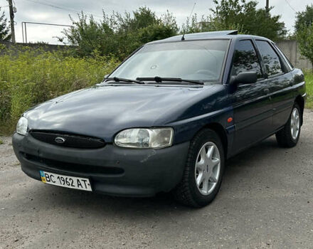 Синий Форд Эскорт, объемом двигателя 1.6 л и пробегом 80 тыс. км за 999 $, фото 1 на Automoto.ua