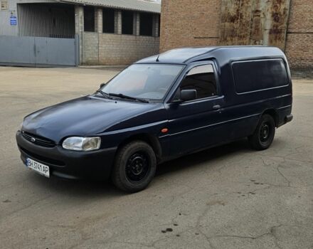 Синій Форд Ескорт, об'ємом двигуна 2 л та пробігом 300 тис. км за 1300 $, фото 1 на Automoto.ua