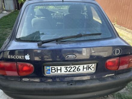 Форд Эскорт 1997 в Кривом Озере на Automoto.ua Синий Форд Эскорт, объемом двигателя 1.3 л и пробегом 166 тыс. км за 1000 $, фото 1 на Automoto.ua