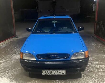 Синий Форд Эскорт, объемом двигателя 1.6 л и пробегом 55 тыс. км за 1800 $, фото 1 на Automoto.ua