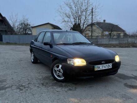 Синій Форд Ескорт, об'ємом двигуна 1.3 л та пробігом 250 тис. км за 890 $, фото 1 на Automoto.ua