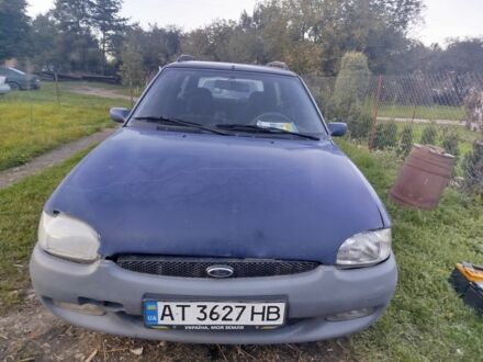 Синій Форд Ескорт, об'ємом двигуна 1.8 л та пробігом 300 тис. км за 1600 $, фото 1 на Automoto.ua