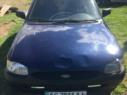 Синий Форд Эскорт, объемом двигателя 1.8 л и пробегом 400 тыс. км за 900 $, фото 1 на Automoto.ua