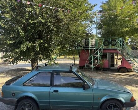 Зеленый Форд Эскорт, объемом двигателя 1.6 л и пробегом 100 тыс. км за 594 $, фото 1 на Automoto.ua