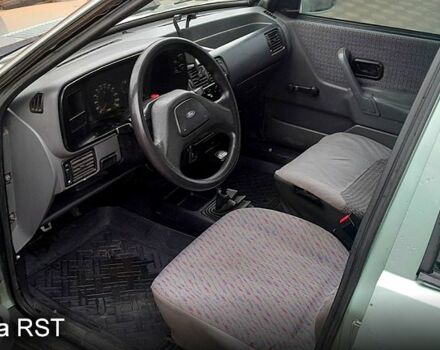 Зеленый Форд Эскорт, объемом двигателя 1.4 л и пробегом 200 тыс. км за 850 $, фото 4 на Automoto.ua