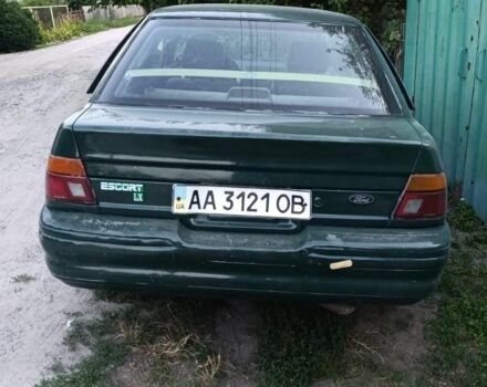 Зеленый Форд Эскорт, объемом двигателя 2 л и пробегом 150 тыс. км за 895 $, фото 3 на Automoto.ua