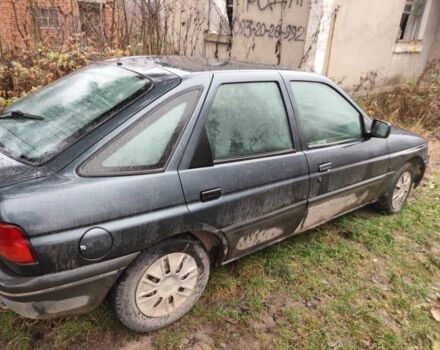 Зеленый Форд Эскорт, объемом двигателя 0 л и пробегом 999 тыс. км за 378 $, фото 4 на Automoto.ua