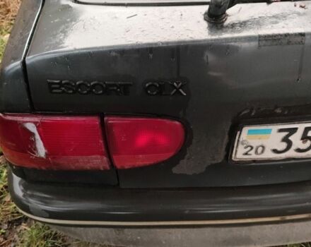 Зеленый Форд Эскорт, объемом двигателя 0 л и пробегом 999 тыс. км за 378 $, фото 3 на Automoto.ua