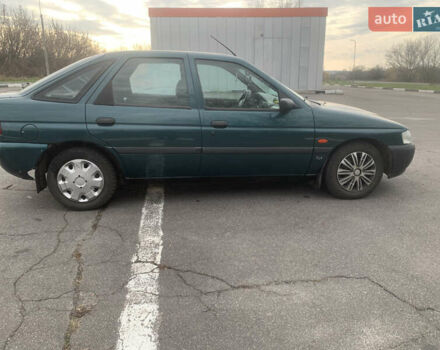 Зеленый Форд Эскорт, объемом двигателя 1.8 л и пробегом 216 тыс. км за 1900 $, фото 4 на Automoto.ua