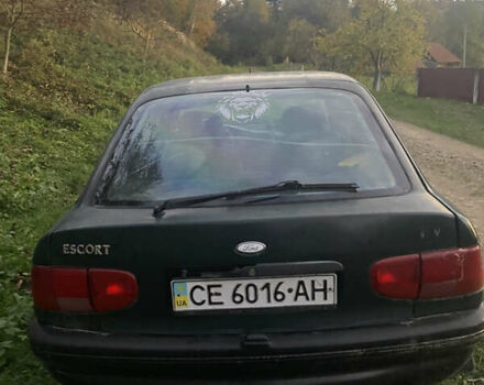 Зеленый Форд Эскорт, объемом двигателя 1.6 л и пробегом 210 тыс. км за 900 $, фото 4 на Automoto.ua