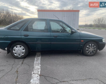 Зеленый Форд Эскорт, объемом двигателя 1.8 л и пробегом 216 тыс. км за 1900 $, фото 3 на Automoto.ua