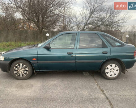 Зеленый Форд Эскорт, объемом двигателя 1.8 л и пробегом 216 тыс. км за 1900 $, фото 1 на Automoto.ua