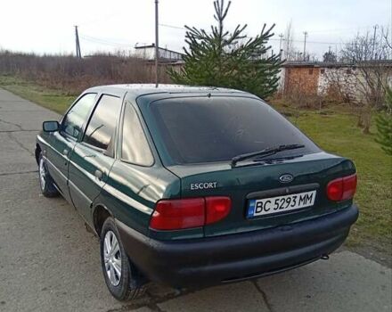 Зеленый Форд Эскорт, объемом двигателя 1.3 л и пробегом 290 тыс. км за 1650 $, фото 3 на Automoto.ua
