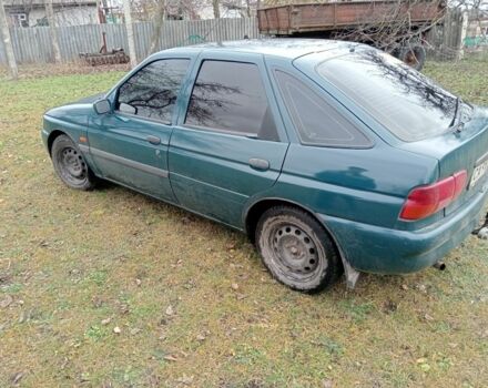 Зеленый Форд Эскорт, объемом двигателя 1.6 л и пробегом 300 тыс. км за 2200 $, фото 1 на Automoto.ua