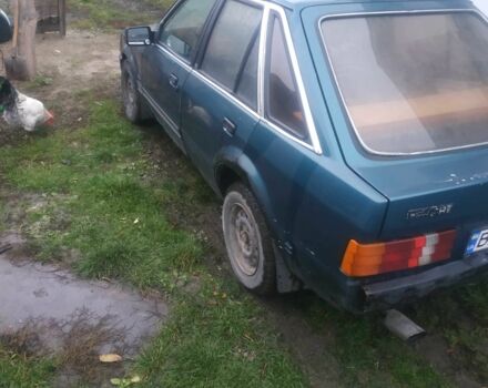 Зеленый Форд Эскорт, объемом двигателя 1.6 л и пробегом 667 тыс. км за 408 $, фото 2 на Automoto.ua