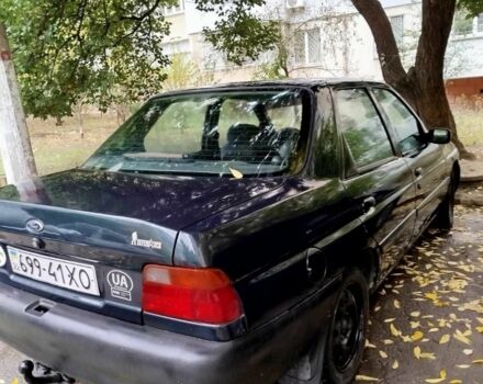 Зеленый Форд Эскорт, объемом двигателя 1.8 л и пробегом 3 тыс. км за 1900 $, фото 3 на Automoto.ua