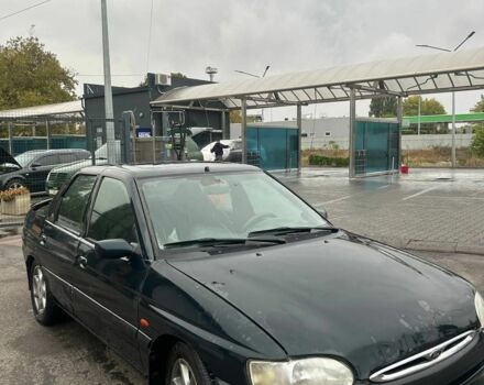 Зеленый Форд Эскорт, объемом двигателя 1.8 л и пробегом 340 тыс. км за 1000 $, фото 7 на Automoto.ua