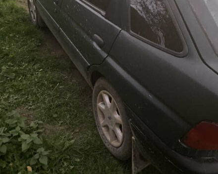 Зеленый Форд Эскорт, объемом двигателя 1.6 л и пробегом 111 тыс. км за 950 $, фото 3 на Automoto.ua