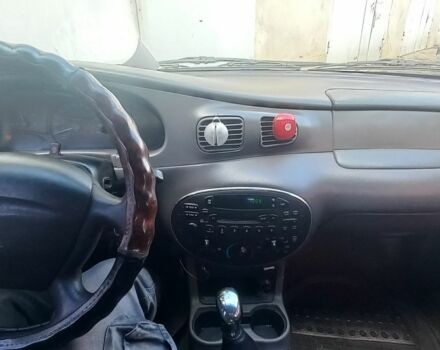 Зелений Форд Ескорт, об'ємом двигуна 2 л та пробігом 150 тис. км за 2000 $, фото 5 на Automoto.ua