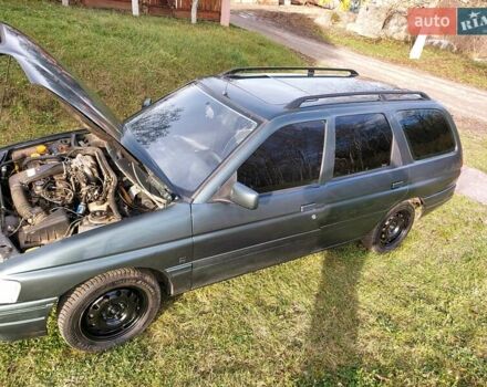 Зеленый Форд Эскорт, объемом двигателя 1.8 л и пробегом 436 тыс. км за 1999 $, фото 2 на Automoto.ua