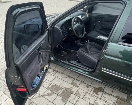 Зеленый Форд Эскорт, объемом двигателя 1.6 л и пробегом 321 тыс. км за 1211 $, фото 7 на Automoto.ua