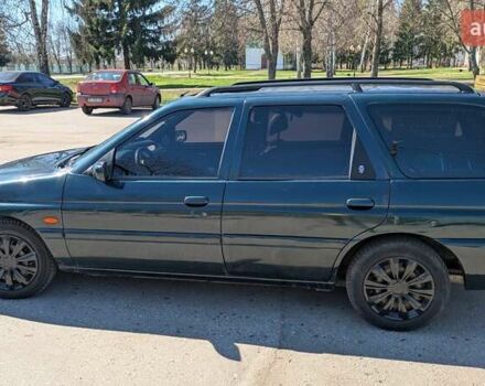 Зеленый Форд Эскорт, объемом двигателя 1.6 л и пробегом 217 тыс. км за 2000 $, фото 3 на Automoto.ua