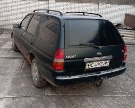 Зеленый Форд Эскорт, объемом двигателя 0 л и пробегом 200 тыс. км за 1200 $, фото 2 на Automoto.ua