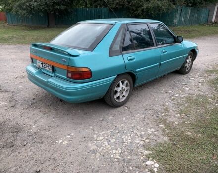 Зеленый Форд Эскорт, объемом двигателя 1.9 л и пробегом 170 тыс. км за 1500 $, фото 4 на Automoto.ua