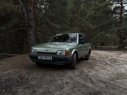 Форд Эскорт 1986 в Броварах на Automoto.ua Зеленый Форд Эскорт, объемом двигателя 0 л и пробегом 330 тыс. км за 1400 $, фото 1 на Automoto.ua