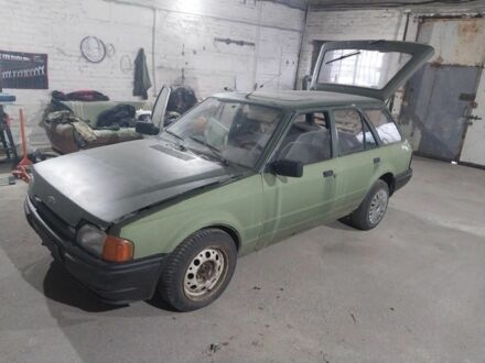 Зелений Форд Ескорт, об'ємом двигуна 1.6 л та пробігом 1 тис. км за 700 $, фото 1 на Automoto.ua