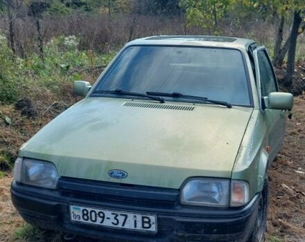 Зеленый Форд Эскорт, объемом двигателя 1.3 л и пробегом 200 тыс. км за 450 $, фото 1 на Automoto.ua