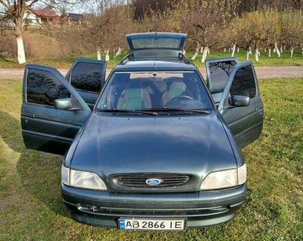 Зелений Форд Ескорт, об'ємом двигуна 1.8 л та пробігом 436 тис. км за 1999 $, фото 1 на Automoto.ua
