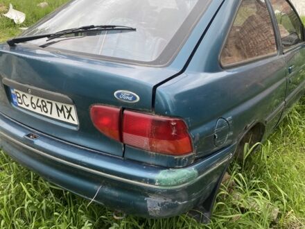 Форд Ескорт 1994 у Дрогобичі на Automoto.ua Зелений Форд Ескорт, об'ємом двигуна 1.3 л та пробігом 150 тис. км за 302 $, фото 1 на Automoto.ua